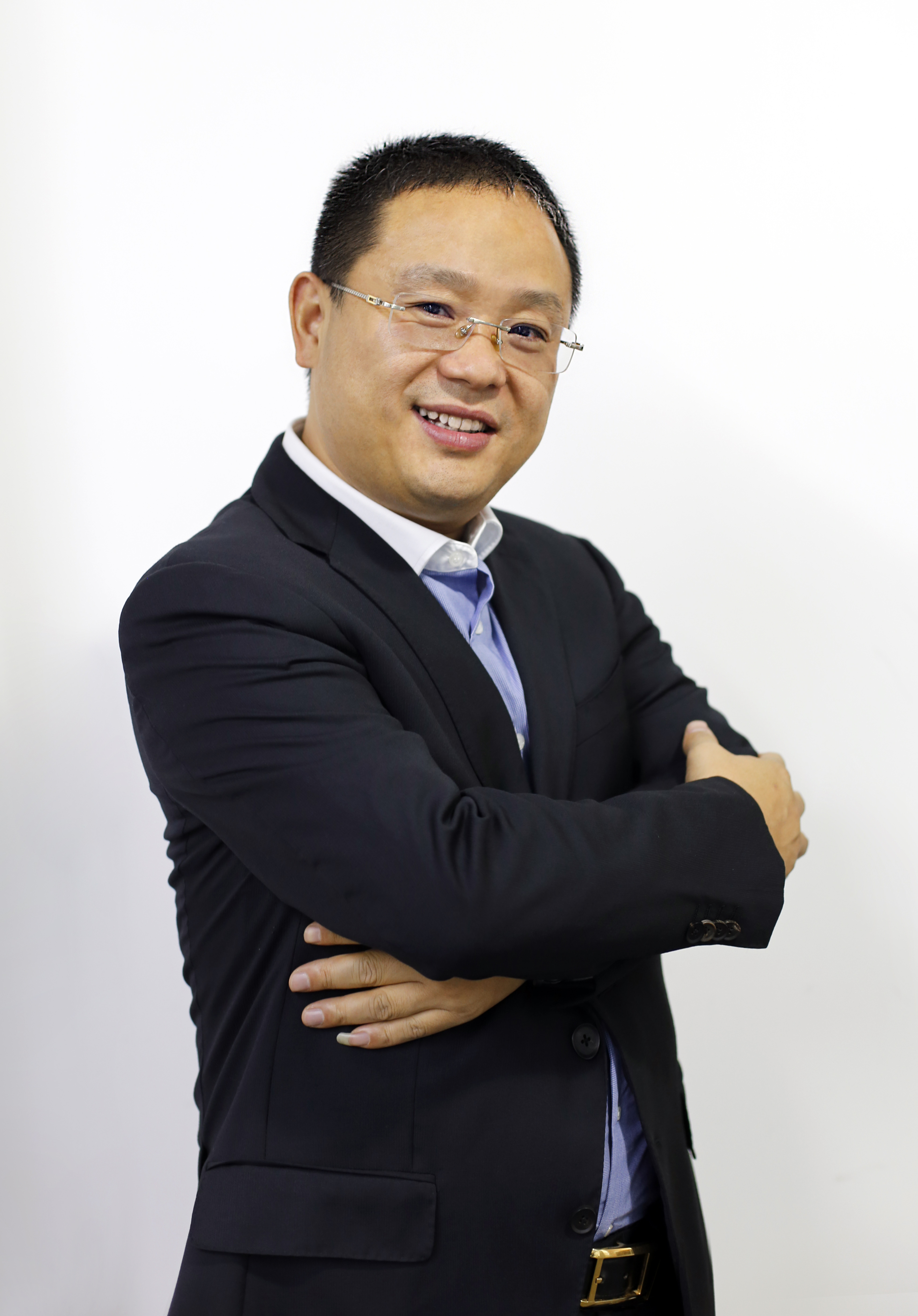 張一春  董事長